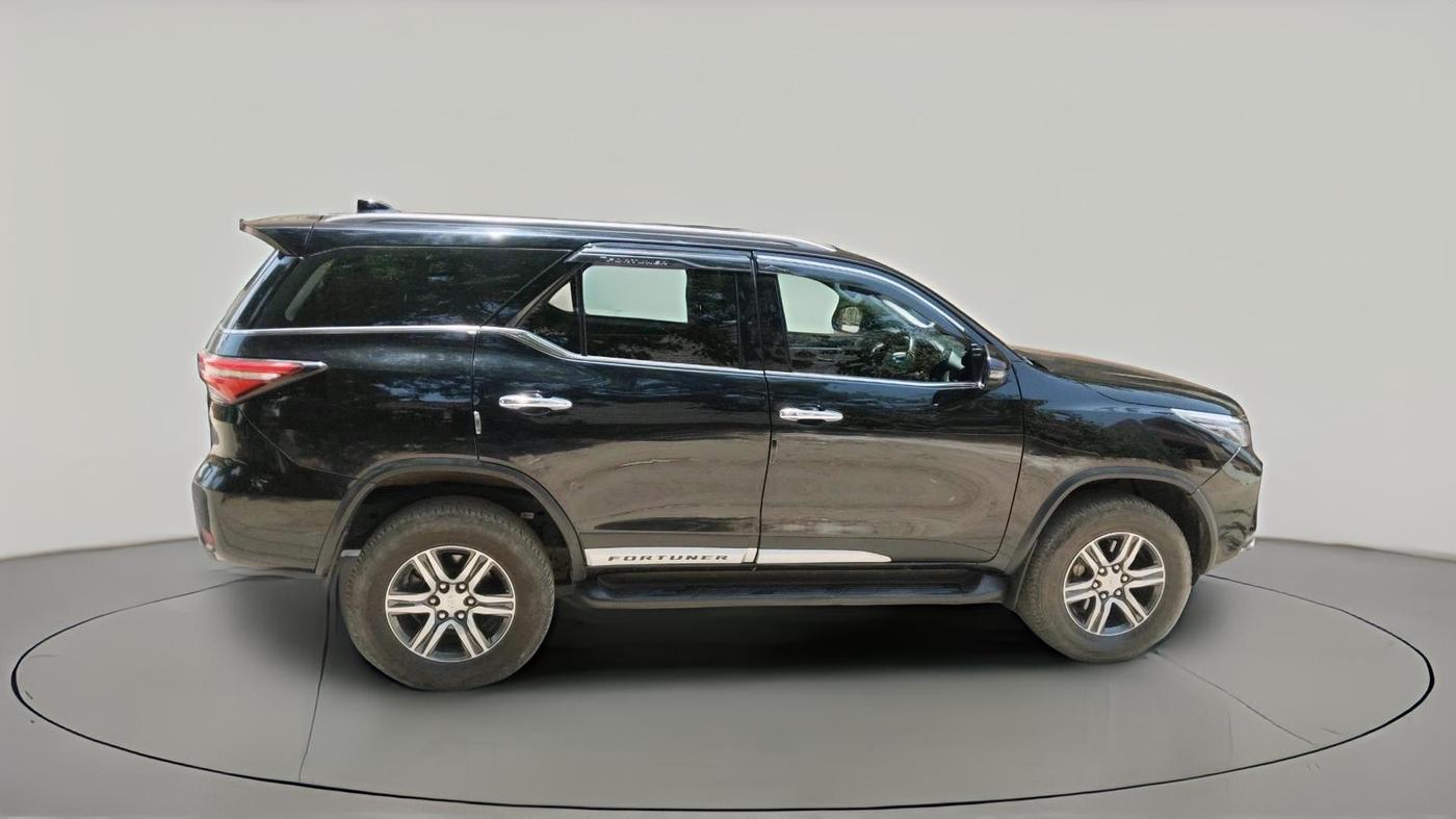 2025 Toyota Fortuner 4X2 AT 2.8 DIESEL, Diesel, Automatic, 41,124 km, exterior