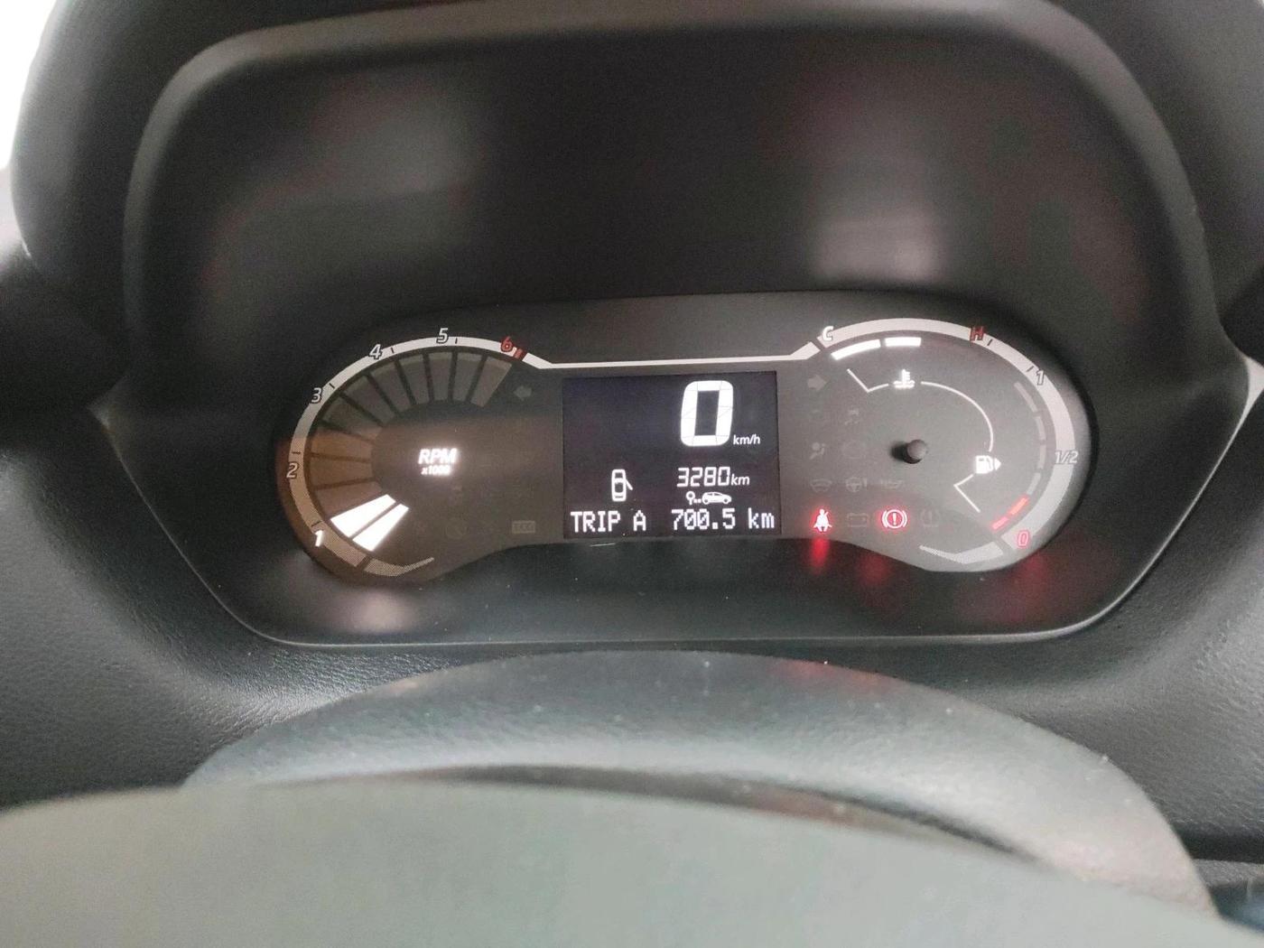 2025 Nissan MAGNITE Acenta B4D 1.0 Petrol MT, CNG, Manual, 3,280 km, interior