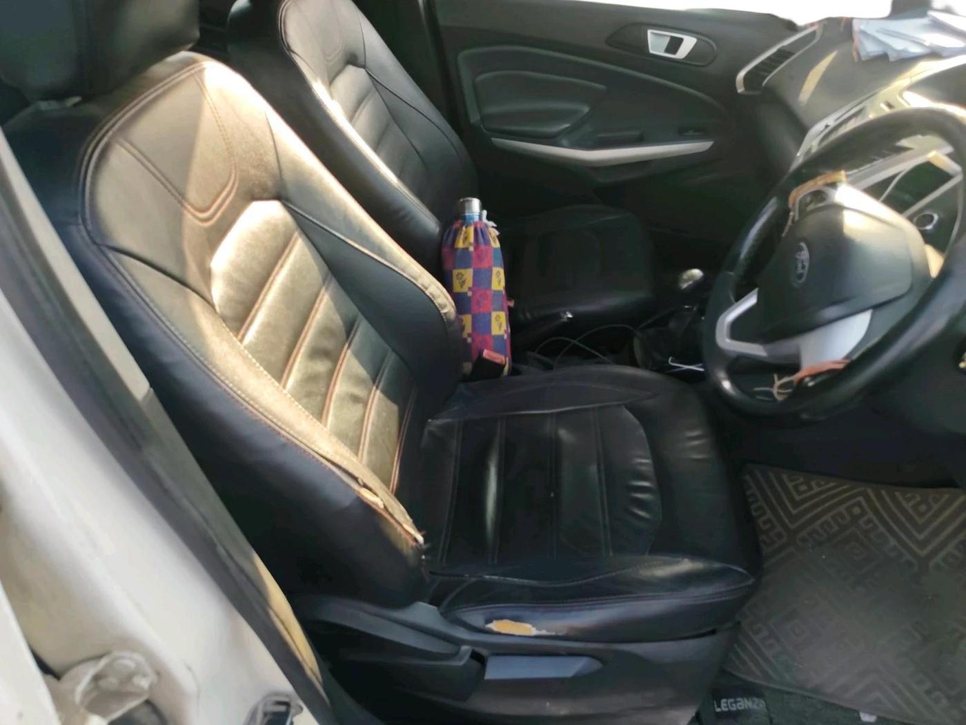 2014 Ford Ecosport TITANIUM 1.5L DIESEL, Diesel, Manual, 3,50,349 km, interior