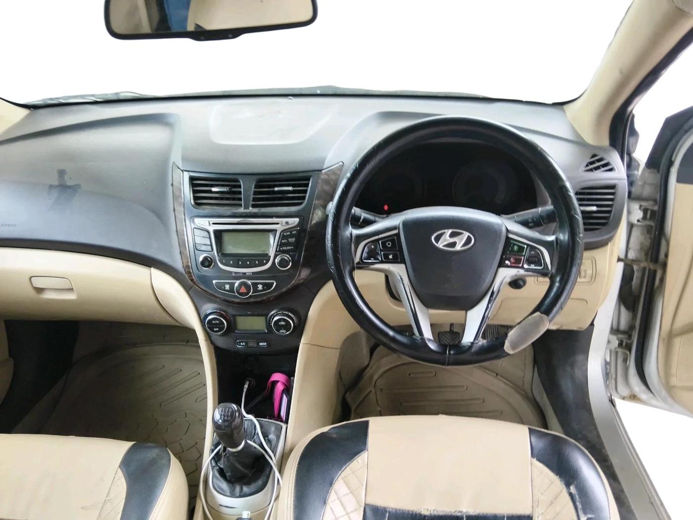 2012 Hyundai Verna FLUIDIC 1.6 CRDI SX, Diesel, Manual, 1,94,373 km, interior