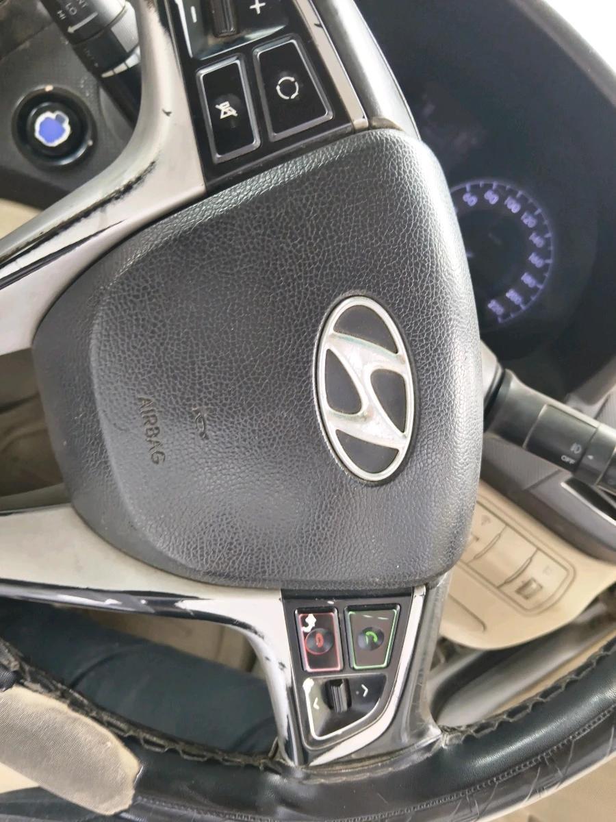 2012 Hyundai Verna FLUIDIC 1.6 CRDI SX, Diesel, Manual, 1,94,373 km, interior