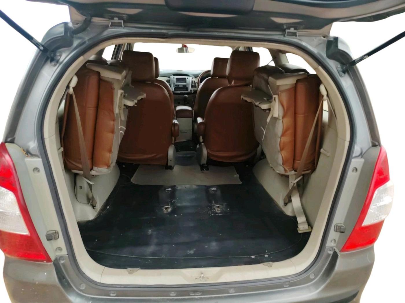 2014 Toyota Innova 2.5 ZX 7 STR, Diesel, Manual, 95,521 km, exterior