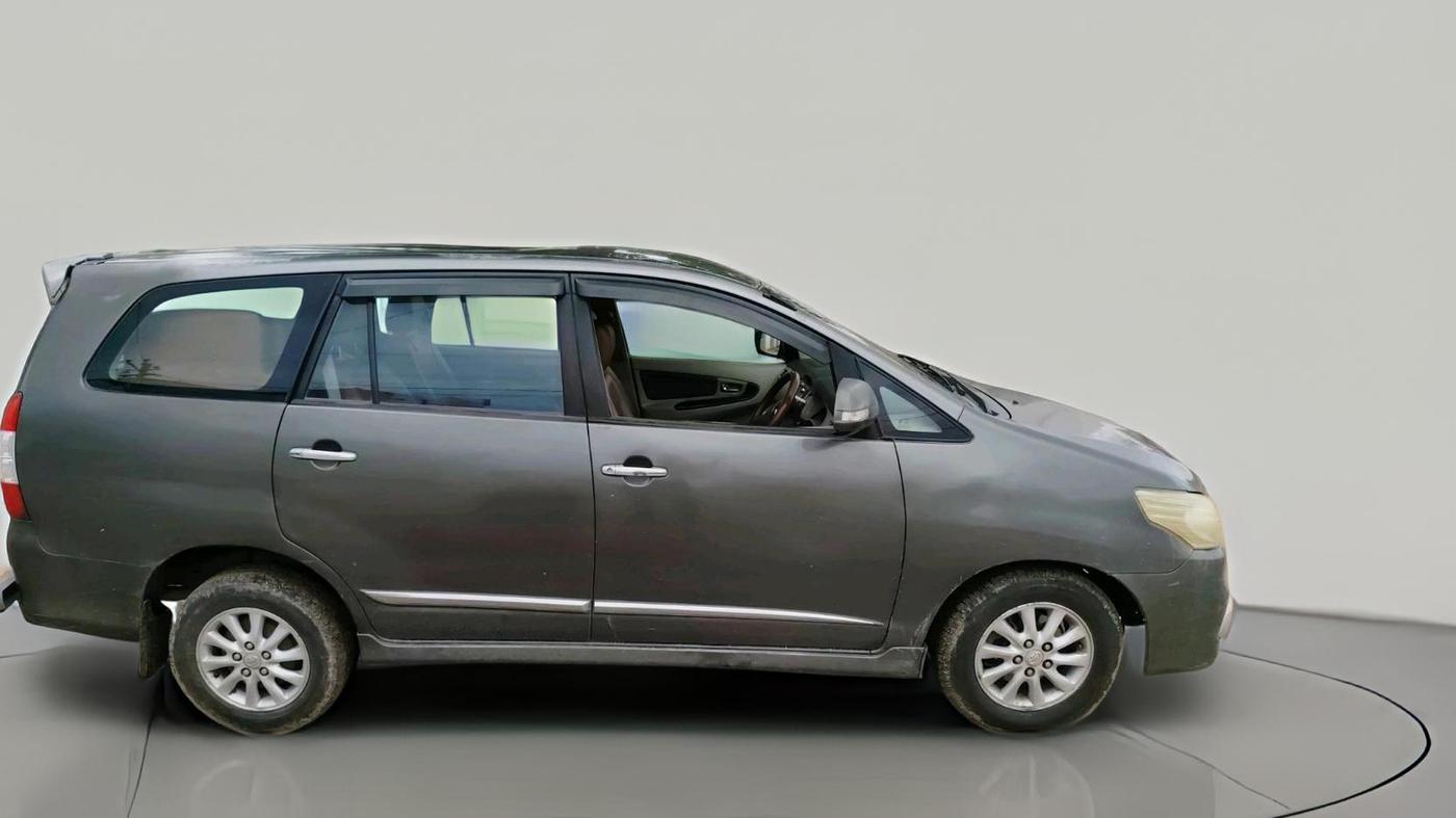 2014 Toyota Innova 2.5 ZX 7 STR, Diesel, Manual, 95,521 km, exterior