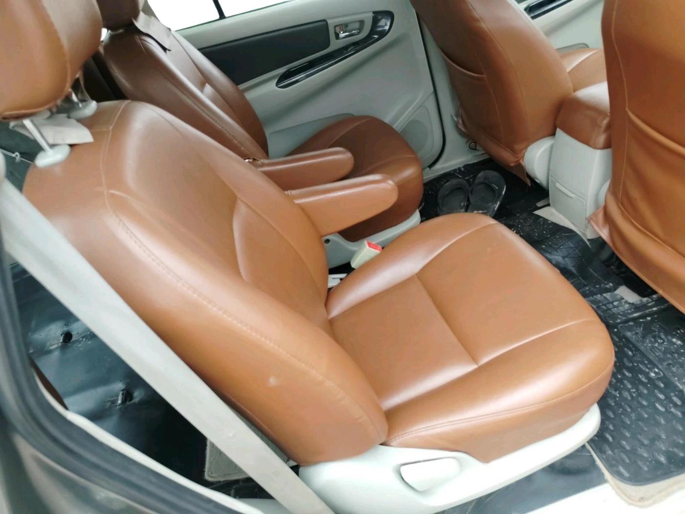 2014 Toyota Innova 2.5 ZX 7 STR, Diesel, Manual, 95,521 km, interior