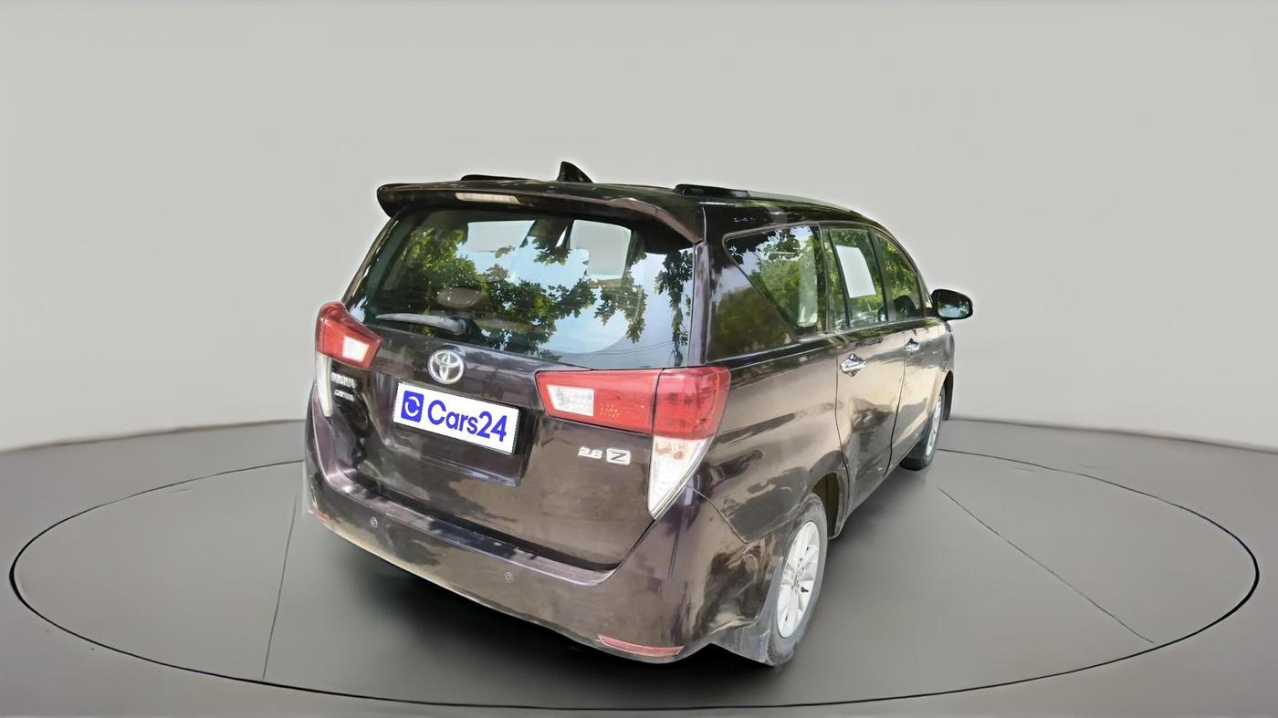 2017 Toyota Innova Crysta 2.8 ZX AT 7 STR, Diesel, Automatic, 1,52,305 km, exterior