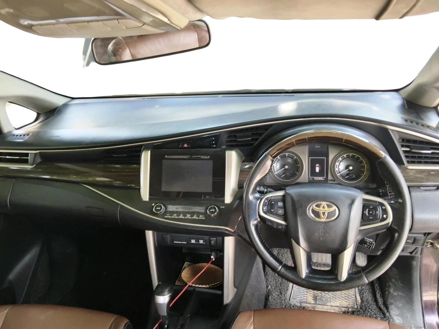 2017 Toyota Innova Crysta 2.8 ZX AT 7 STR, Diesel, Automatic, 1,52,305 km, interior