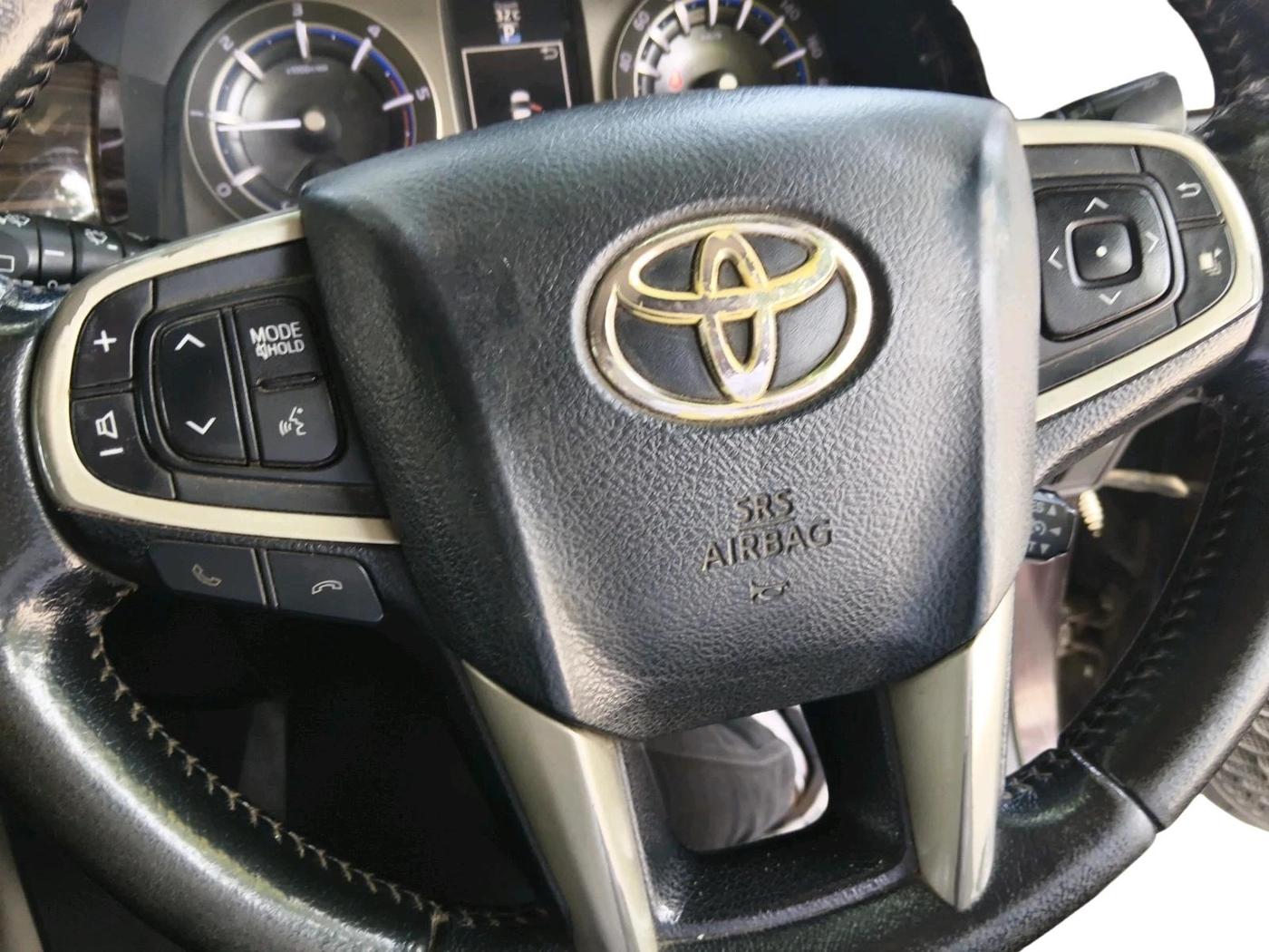 2017 Toyota Innova Crysta 2.8 ZX AT 7 STR, Diesel, Automatic, 1,52,305 km, interior