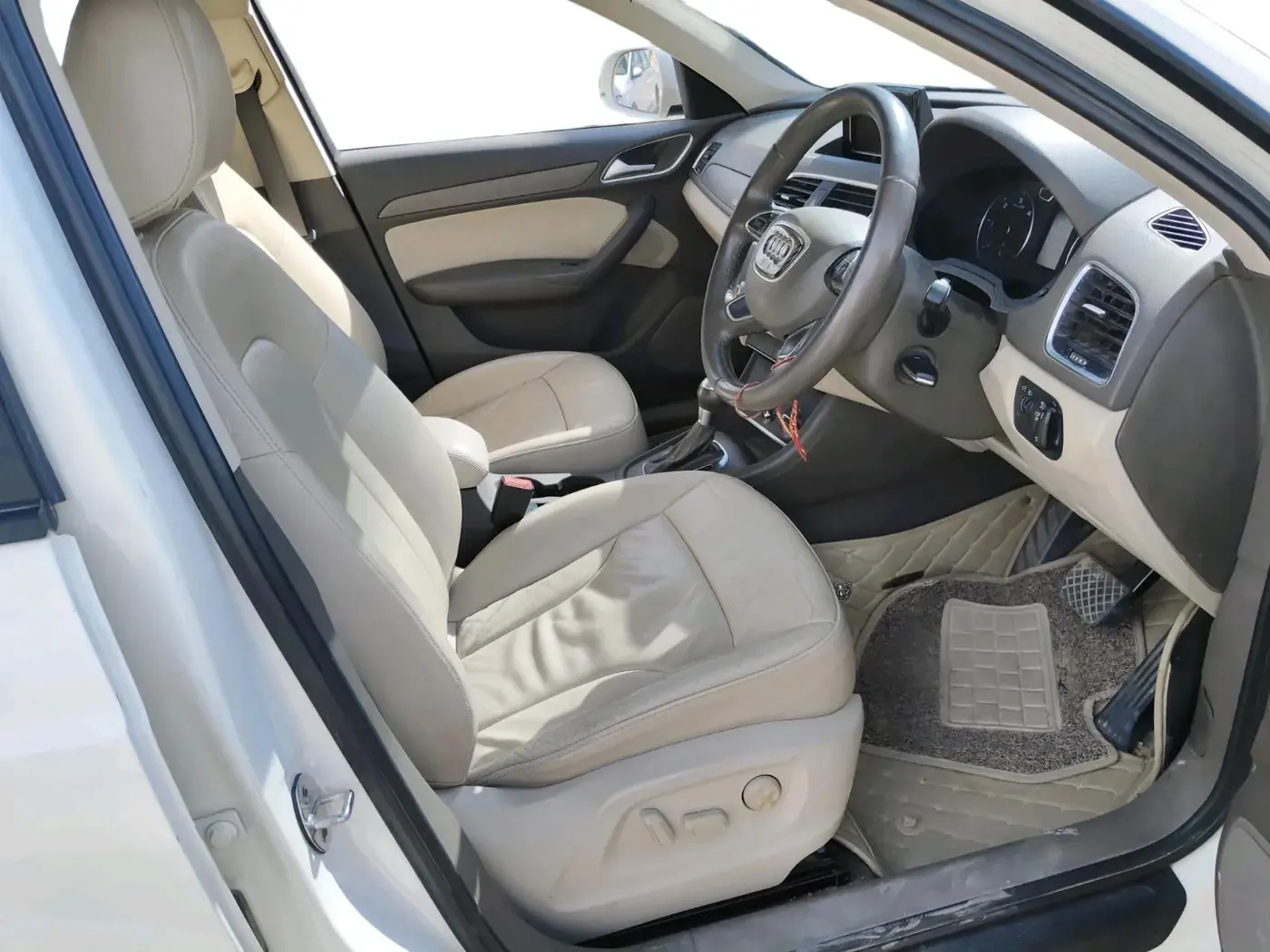 2013 Audi Q3 2.0 TDI QUATTRO, Diesel, Automatic, 83,508 km, interior