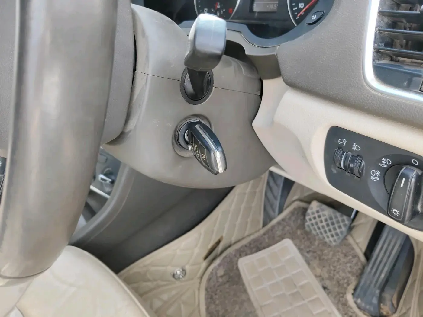 2013 Audi Q3 2.0 TDI QUATTRO, Diesel, Automatic, 83,508 km, interior