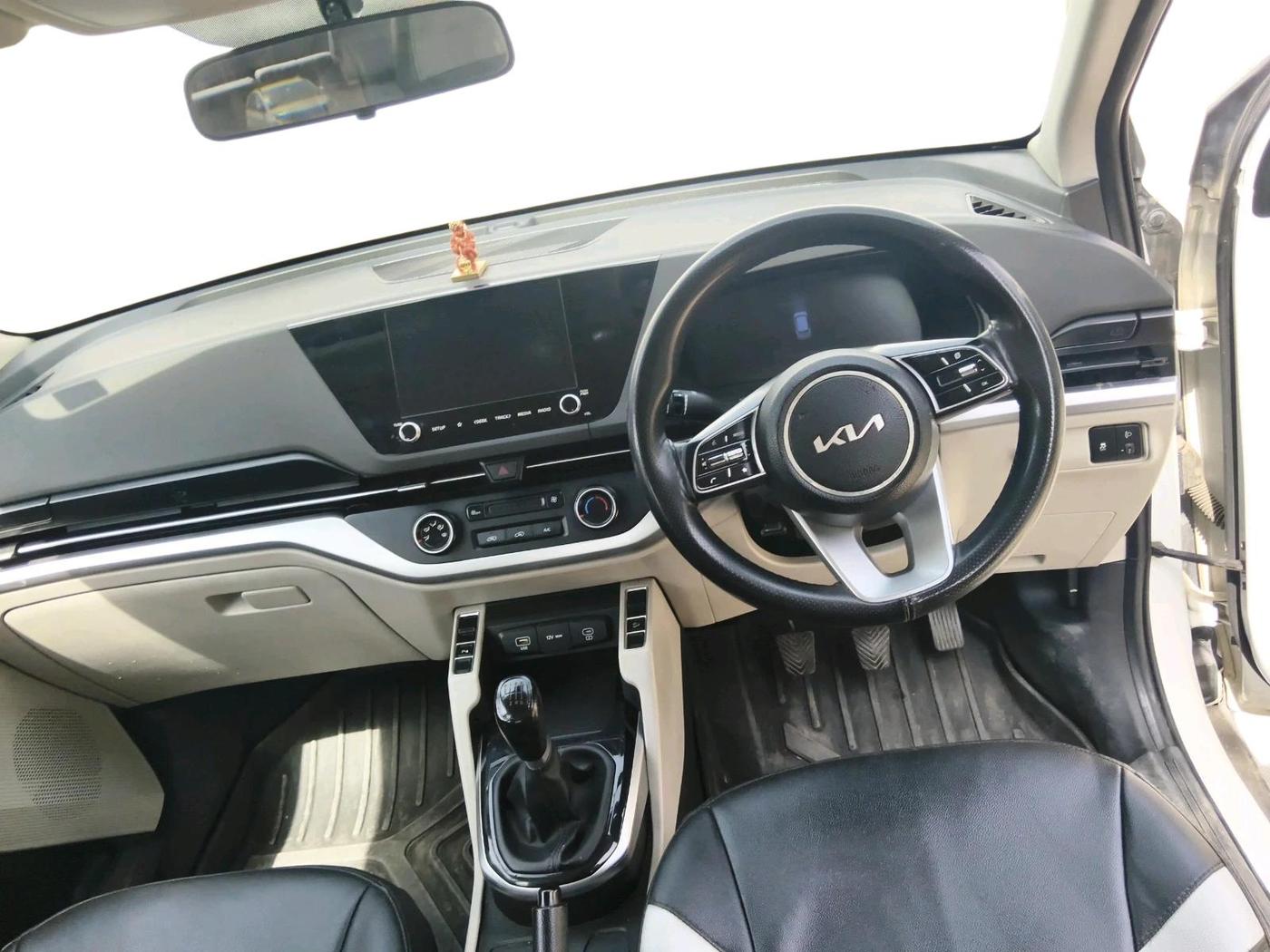 2022 KIA CARENS PRESTIGE 1.5 PETROL 7 STR, Petrol, Manual, 1,05,296 km, interior