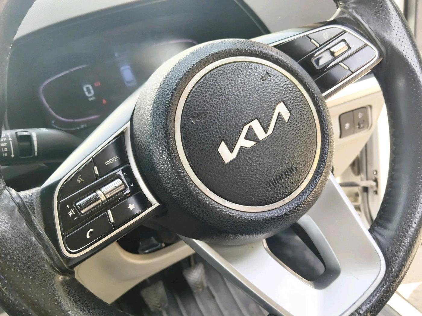 2022 KIA CARENS PRESTIGE 1.5 PETROL 7 STR, Petrol, Manual, 1,05,296 km, interior