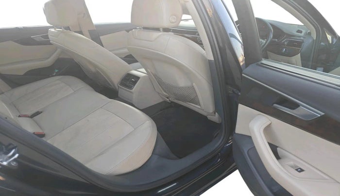 2017 Audi A4 35 TDI Technology, Diesel, Automatic, 1,14,569 km, interior