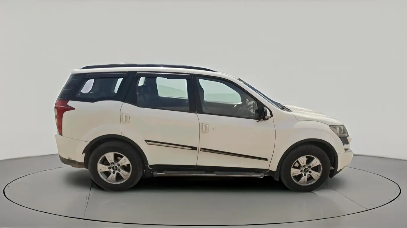 2013 Mahindra XUV500 W8, Diesel, Manual, 1,71,332 km, exterior