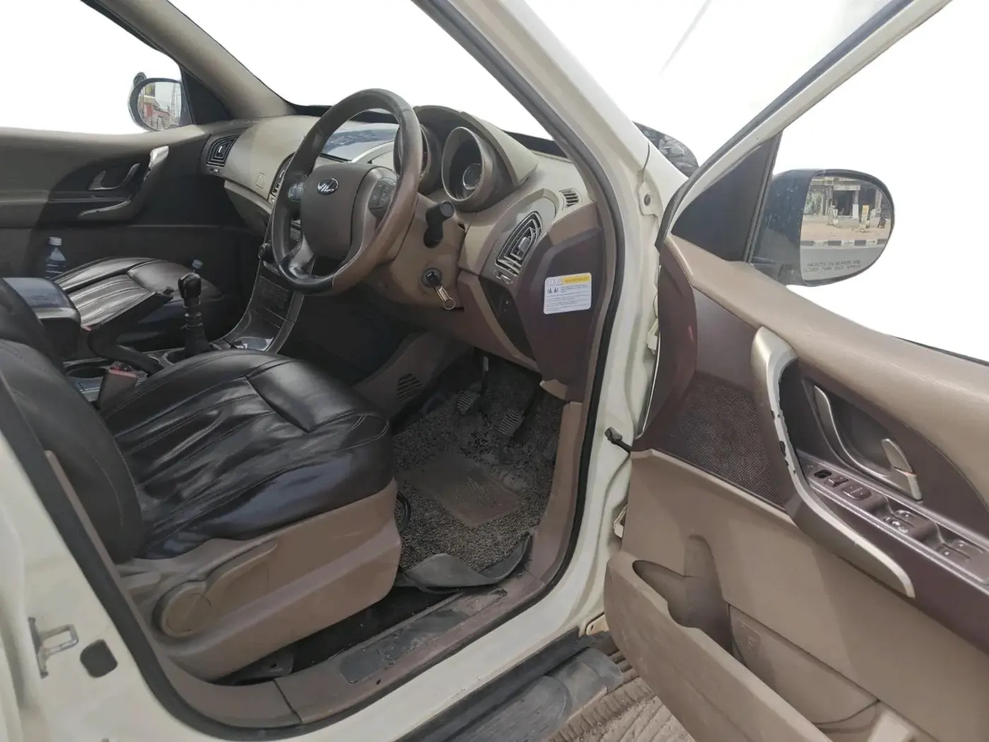 2013 Mahindra XUV500 W8, Diesel, Manual, 1,71,332 km, interior
