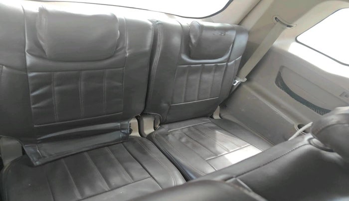 2013 Mahindra XUV500 W8, Diesel, Manual, 1,71,332 km, interior