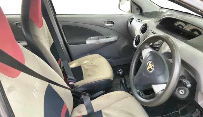 2011 Toyota Etios Liva V, Petrol, Manual, 1,01,482 km, interior