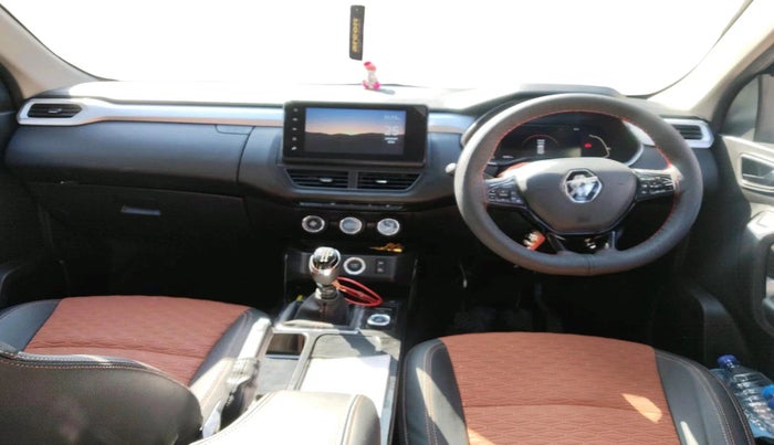 2024 Renault Kiger RXZ MT, Petrol, Manual, 16,793 km, interior