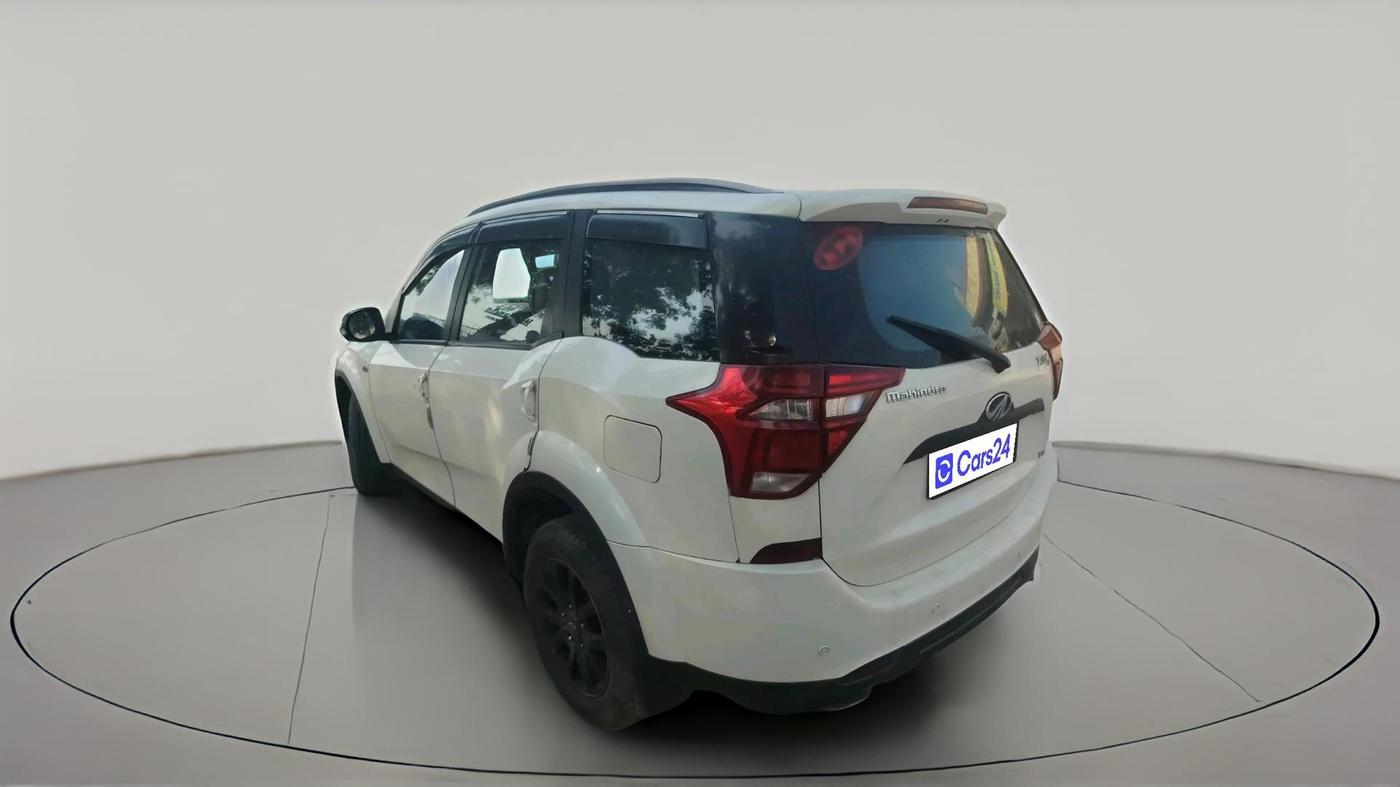 2018 Mahindra XUV500 W9, Diesel, Manual, 1,43,218 km, exterior