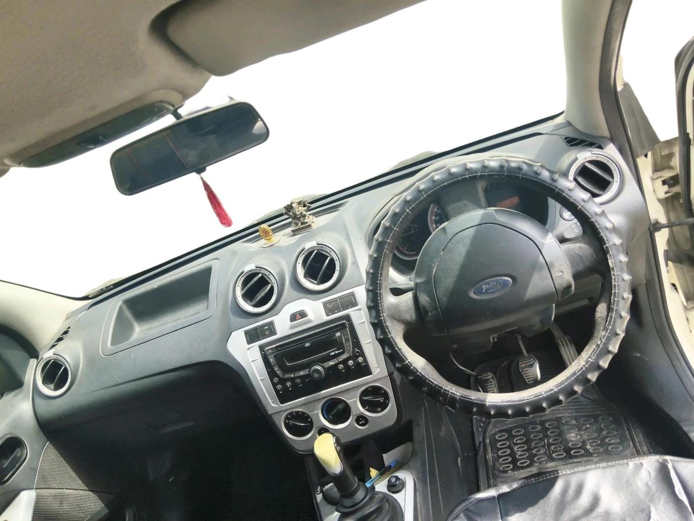 2011 Ford Figo ZXI 1.4 DIESEL, Diesel, Manual, 1,87,115 km, interior