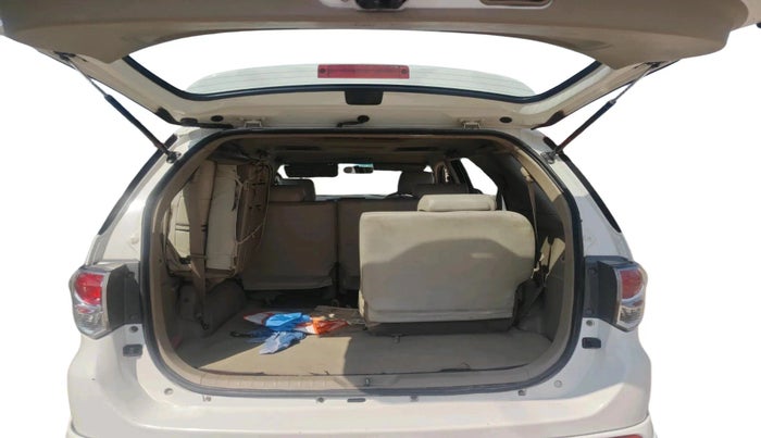 2013 Toyota Fortuner 3.0 4X2 MT, Diesel, Manual, 2,29,697 km, exterior