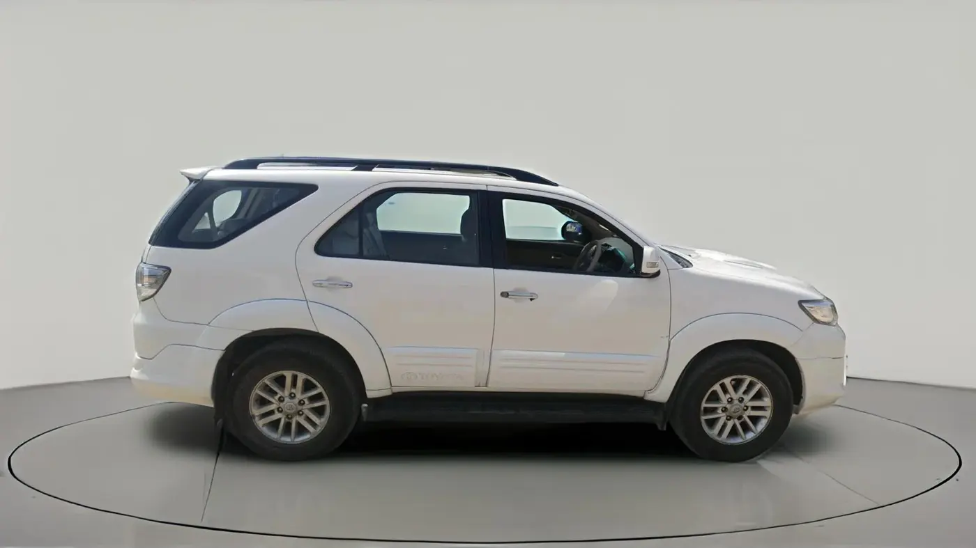 2013 Toyota Fortuner 3.0 4X2 MT, Diesel, Manual, 2,29,697 km, exterior