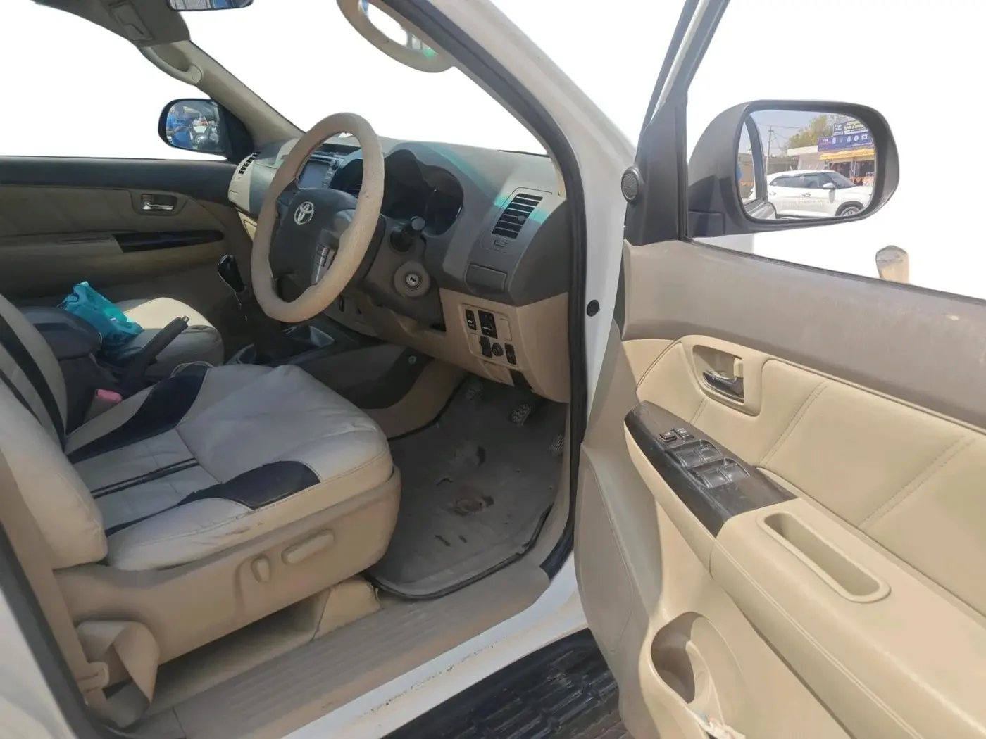 2013 Toyota Fortuner 3.0 4X2 MT, Diesel, Manual, 2,29,697 km, interior