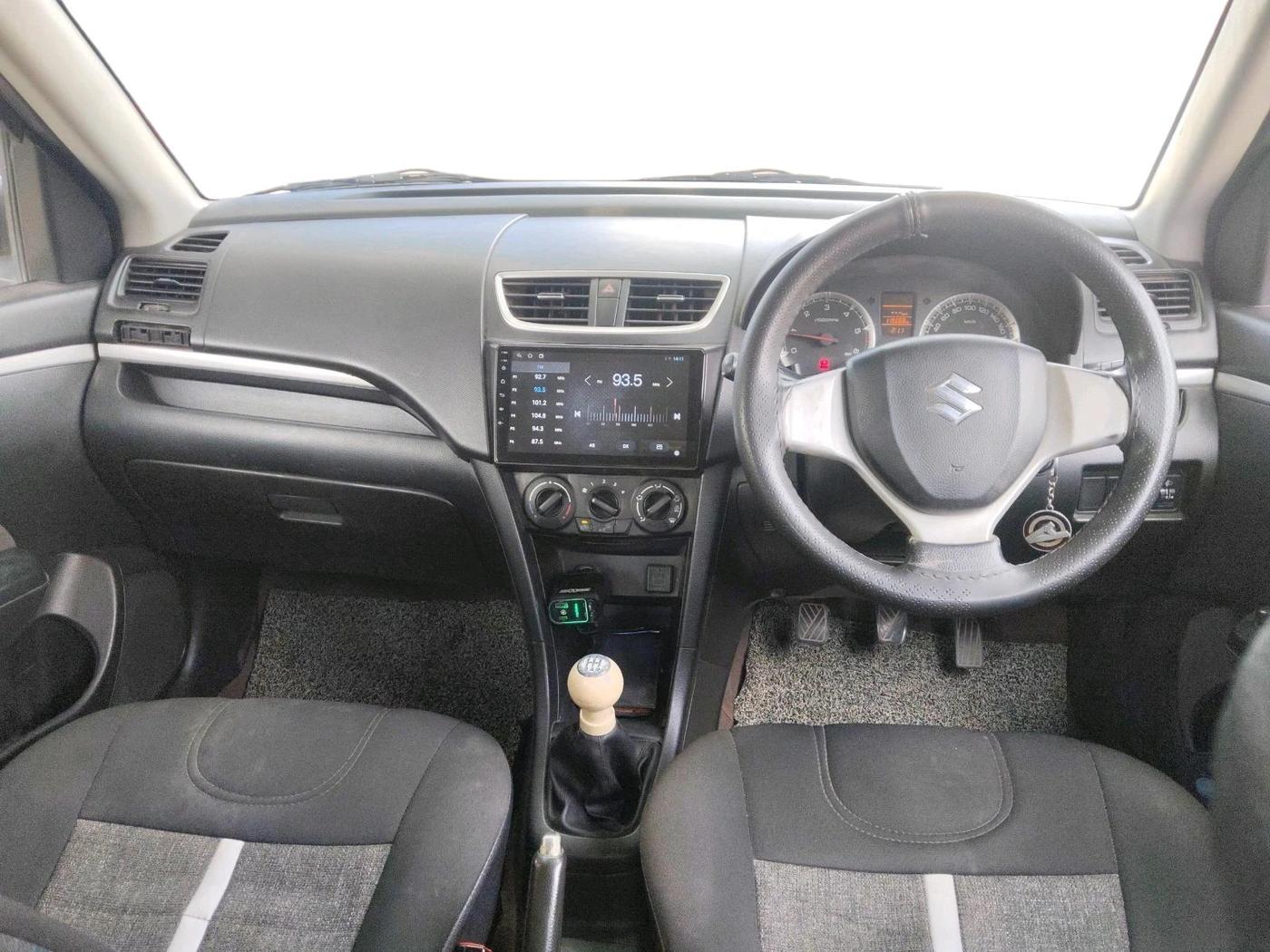 2014 Maruti Swift VDI, Diesel, Manual, 1,15,568 km, interior