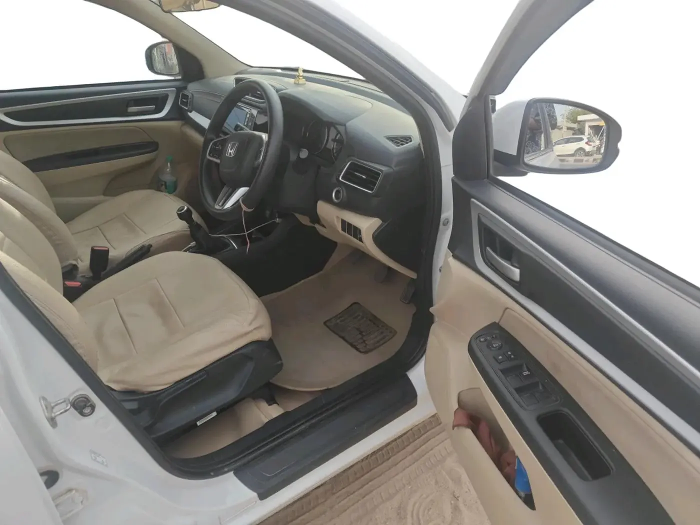 2024 Honda Amaze 1.2L I-VTEC VX, Petrol, Manual, 17,043 km, interior