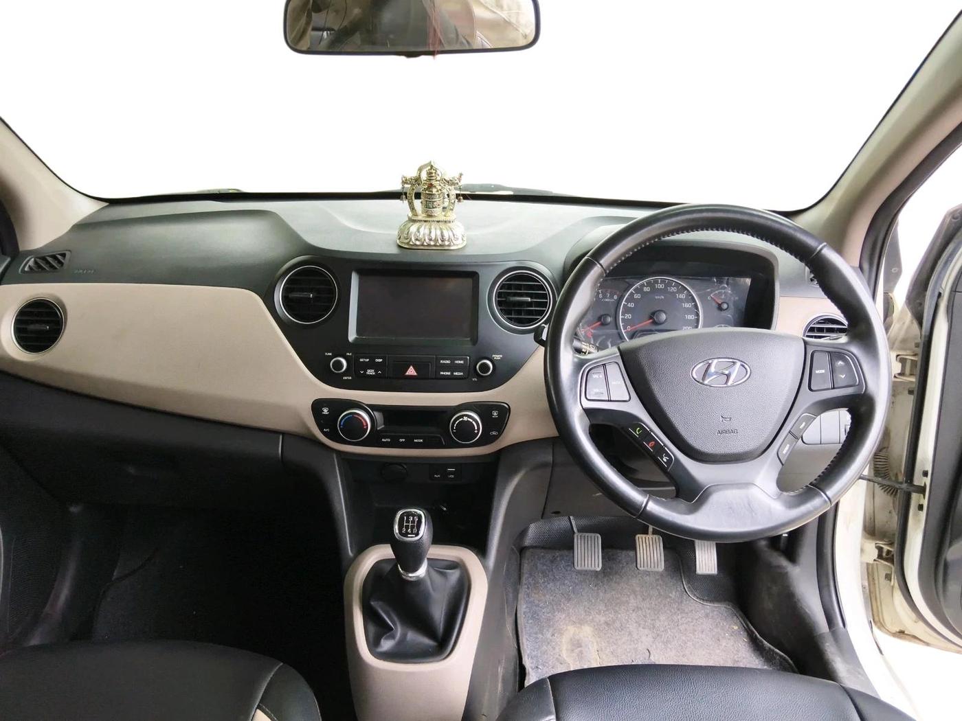 2017 Hyundai Grand i10 ASTA 1.2 KAPPA VTVT, Petrol, Manual, 15,113 km, interior