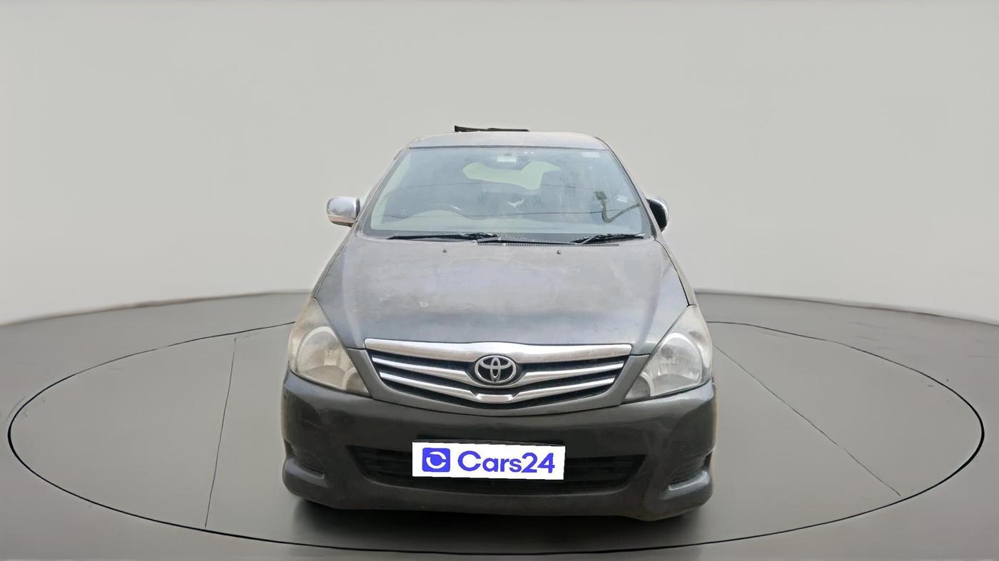 2011 Toyota Innova V 2.5 7 STR, Diesel, Manual, 3,54,517 km, exterior