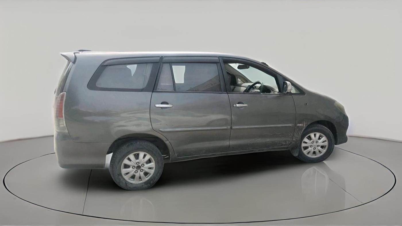 2011 Toyota Innova V 2.5 7 STR, Diesel, Manual, 3,54,517 km, exterior