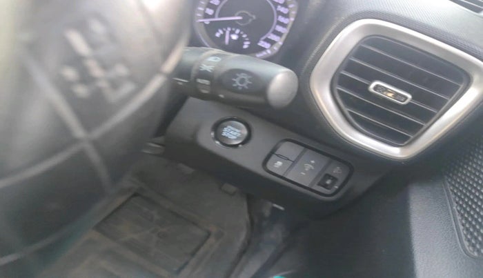 2019 Hyundai VENUE SX(O) 1.4 CRDI, Diesel, Manual, 1,70,896 km, interior