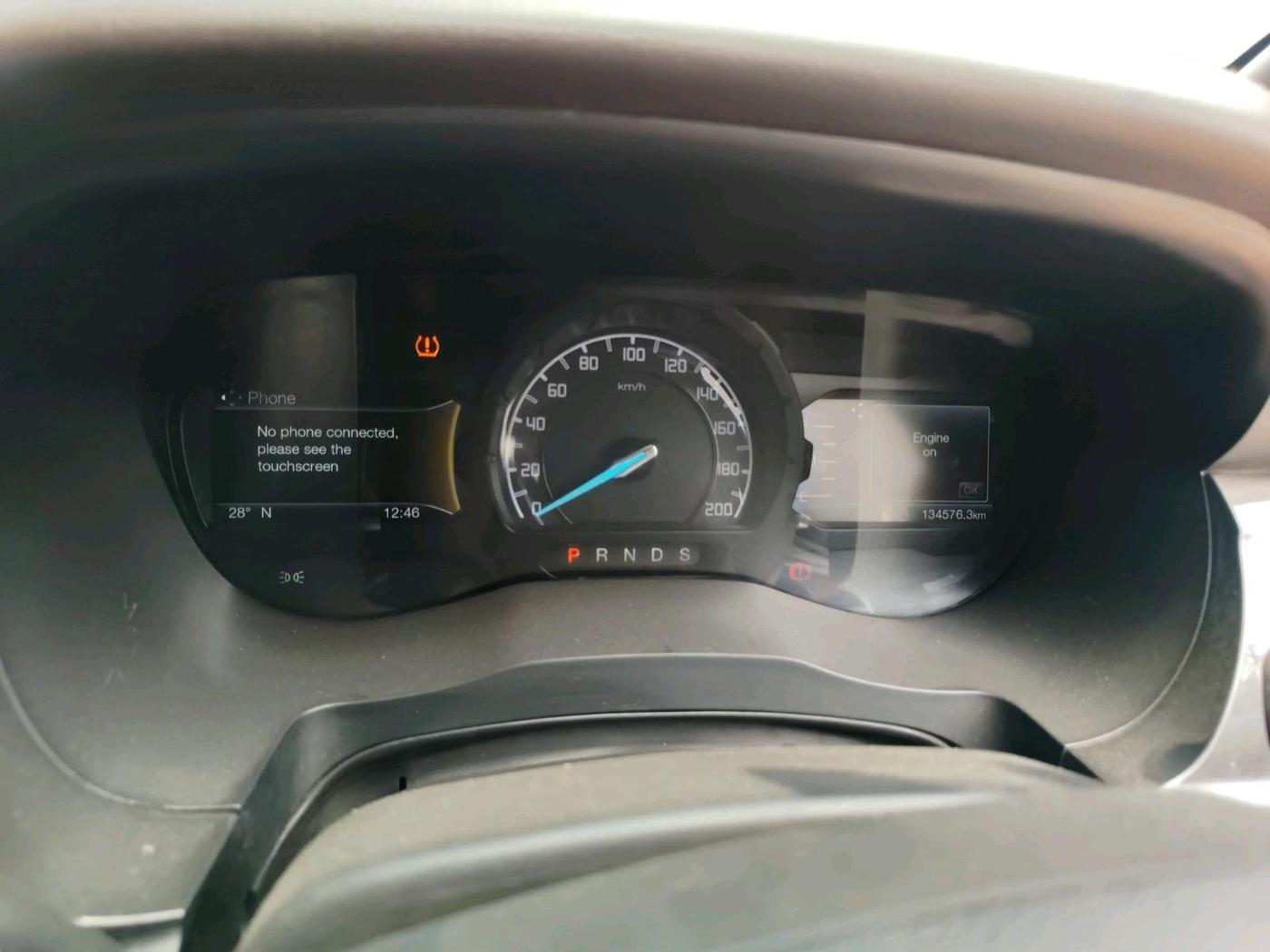 2016 Ford Endeavour TREND 3.2 4X4 AT, Diesel, Automatic, 1,34,576 km, interior