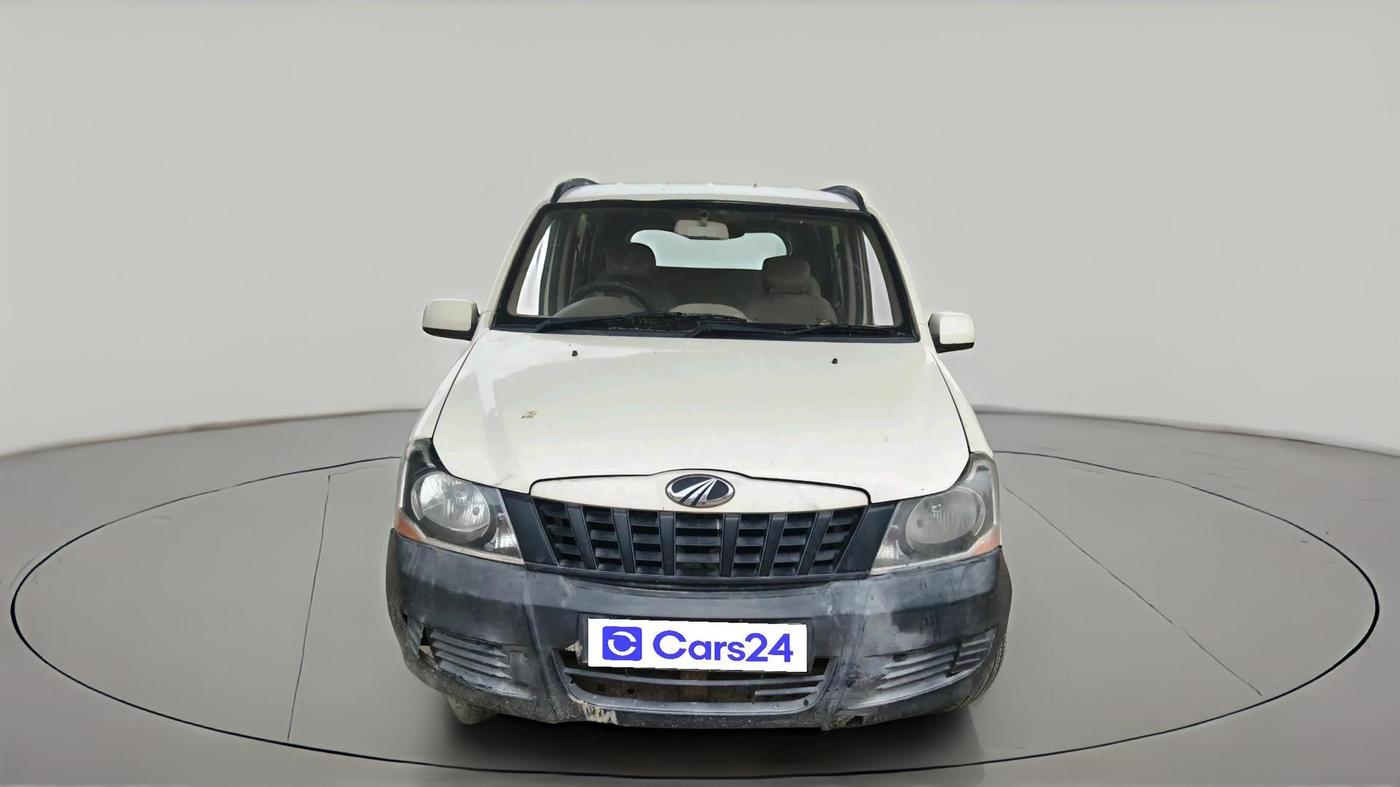 2013 Mahindra Quanto C2, Diesel, Manual, 1,74,529 km, exterior
