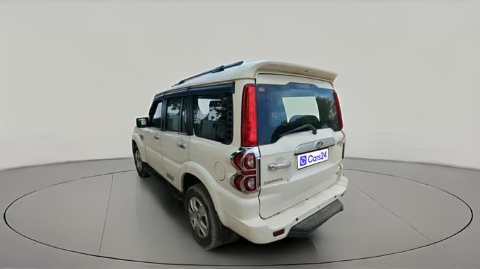 2018 Mahindra Scorpio S7, Diesel, Manual, 3,83,088 km, exterior