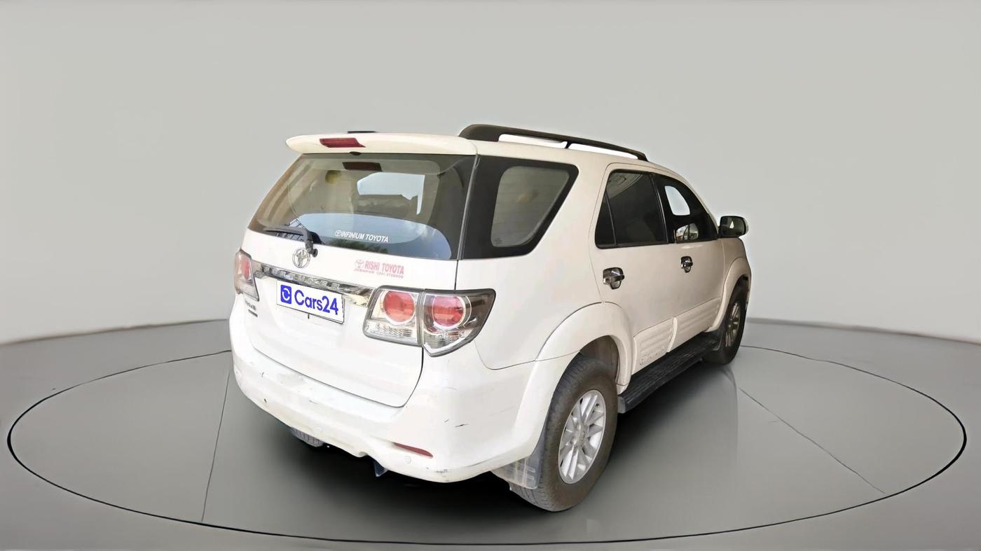 2012 Toyota Fortuner 3.0 4X2 AT, Diesel, Automatic, 1,73,983 km, exterior