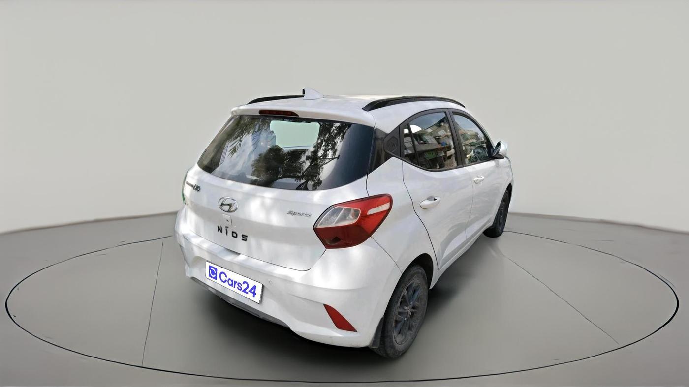 2022 Hyundai GRAND I10 NIOS SPORTZ 1.2 KAPPA VTVT, Petrol, Manual, 30,200 km, exterior