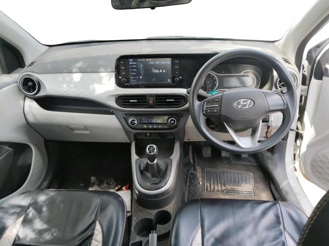2022 Hyundai GRAND I10 NIOS SPORTZ 1.2 KAPPA VTVT, Petrol, Manual, 30,200 km, interior