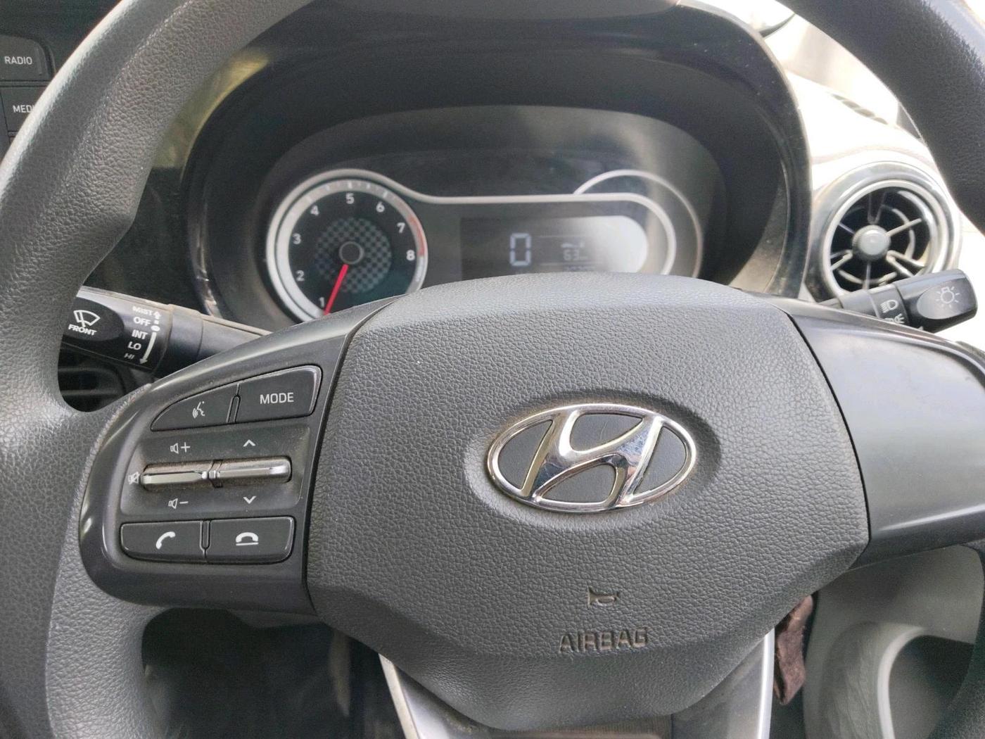2022 Hyundai GRAND I10 NIOS SPORTZ 1.2 KAPPA VTVT, Petrol, Manual, 30,200 km, interior