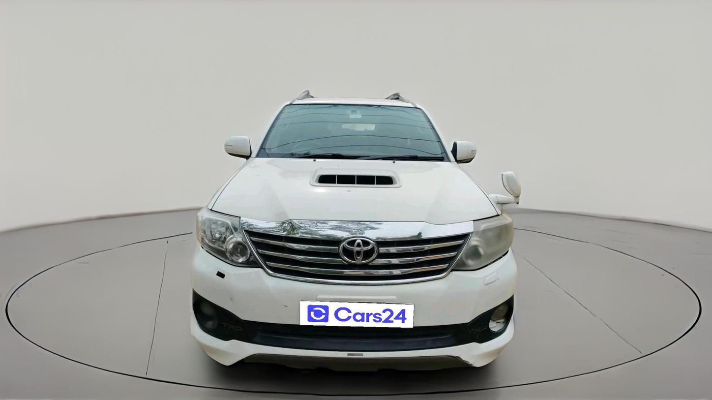 2013 Toyota Fortuner 3.0 4X2 MT, Diesel, Manual, 2,90,026 km, exterior