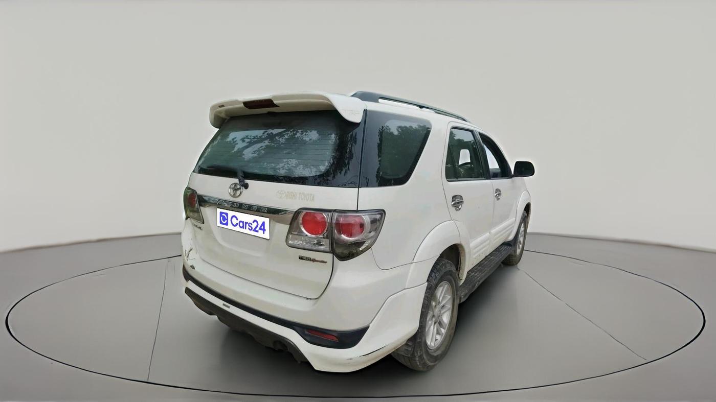 2013 Toyota Fortuner 3.0 4X2 MT, Diesel, Manual, 2,90,026 km, exterior