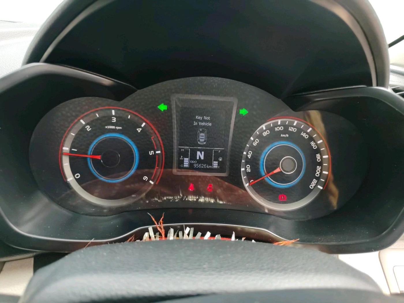 2021 Mahindra XUV300 W8 1.5 DIESEL, Diesel, Manual, 95,626 km, interior