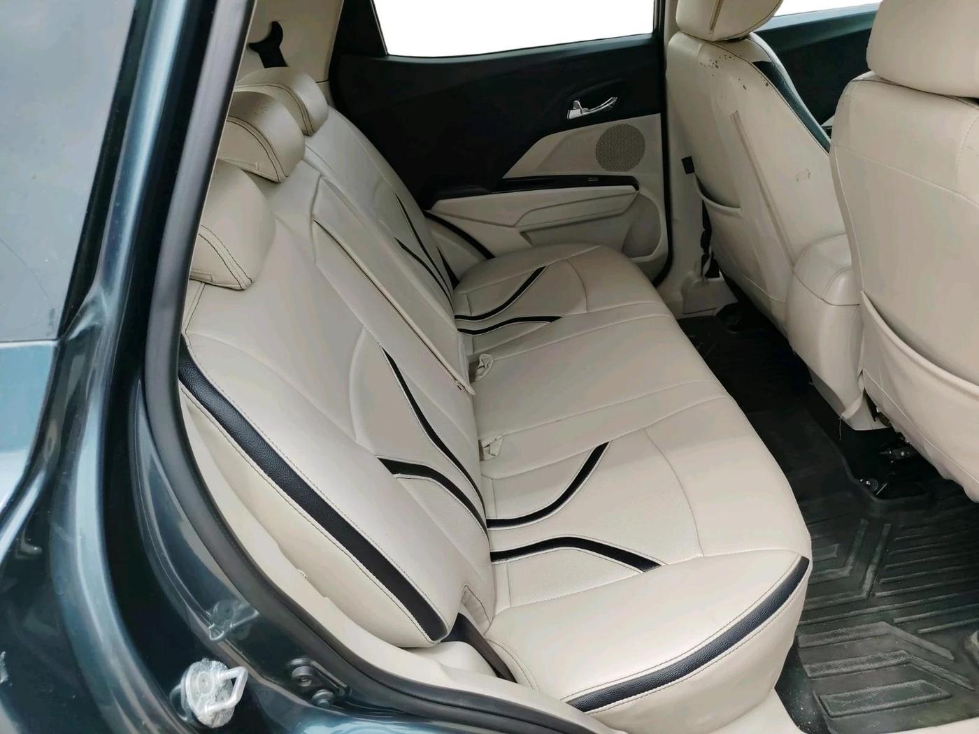 2021 Mahindra XUV300 W8 1.5 DIESEL, Diesel, Manual, 95,626 km, interior