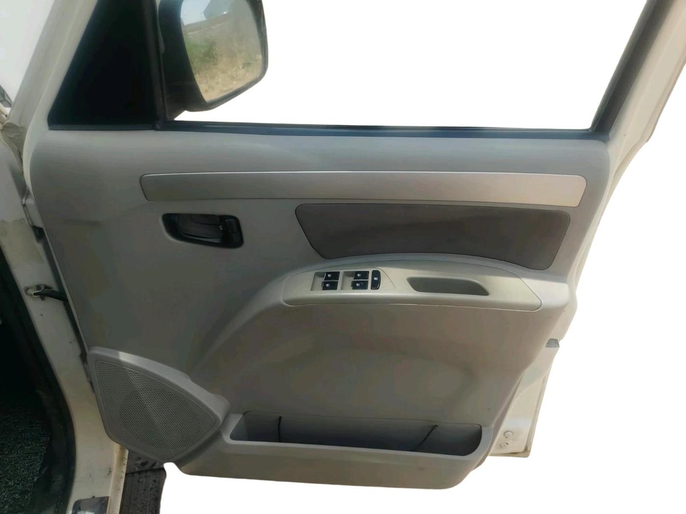 2017 Mahindra Scorpio S10 1.99 INTELLI-HYBRID, Diesel, Manual, 87,561 km, interior