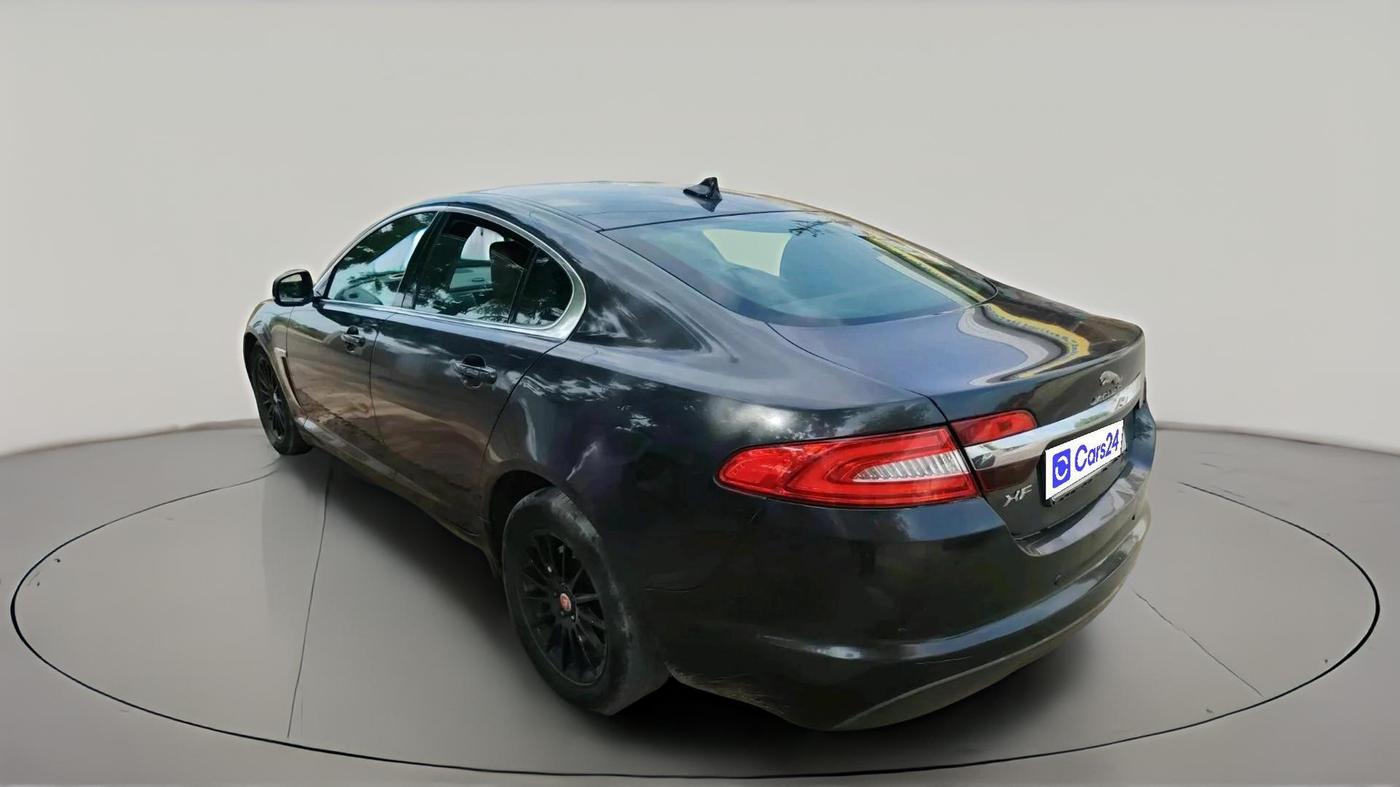2015 Jaguar XF 2.2 DIESEL LUXURY, Diesel, Automatic, 1,22,780 km, exterior