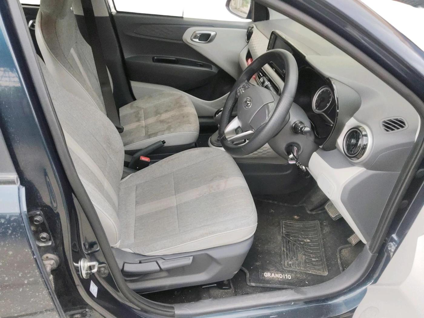 2022 Hyundai GRAND I10 NIOS SPORTZ AMT 1.2 KAPPA VTVT, Petrol, Automatic, 30,788 km, interior