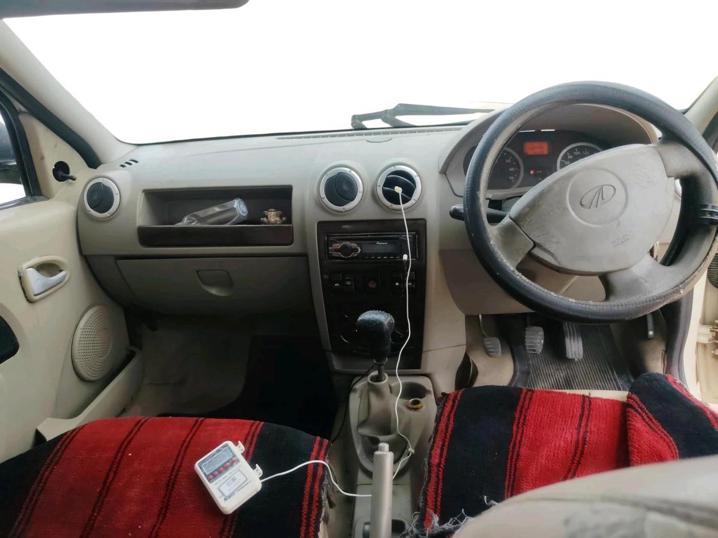 2011 Mahindra Verito 1.5 D6, Diesel, Manual, 2,38,600 km, interior