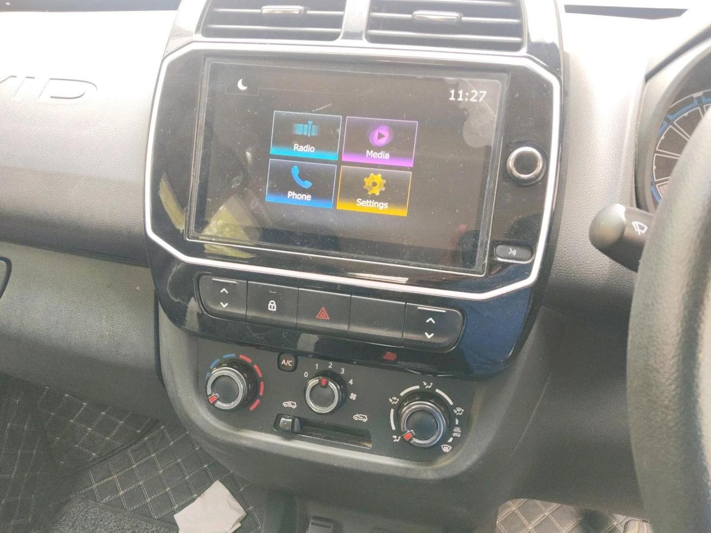 2024 Renault Kwid CLIMBER 1.0 AMT Dual Tone , Petrol, Automatic, 6,954 km, interior