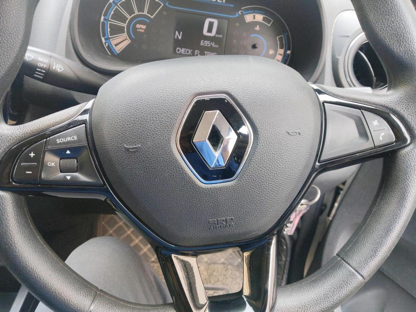 2024 Renault Kwid CLIMBER 1.0 AMT Dual Tone , Petrol, Automatic, 6,954 km, interior