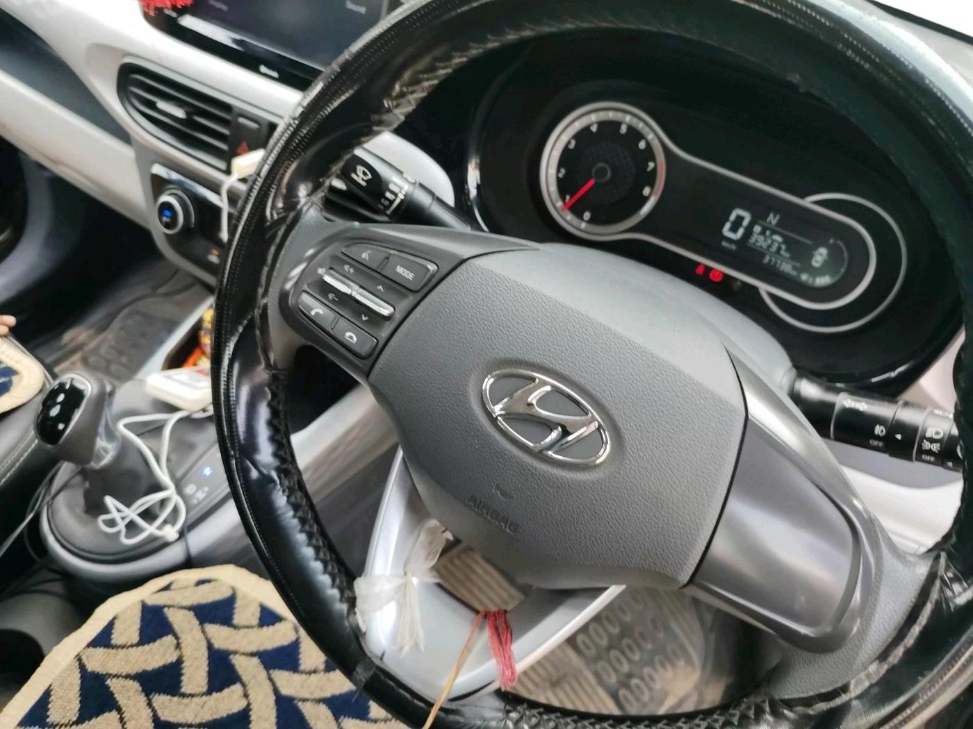 2022 Hyundai GRAND I10 NIOS SPORTZ AMT 1.2 KAPPA VTVT, Petrol, Automatic, 37,738 km, interior